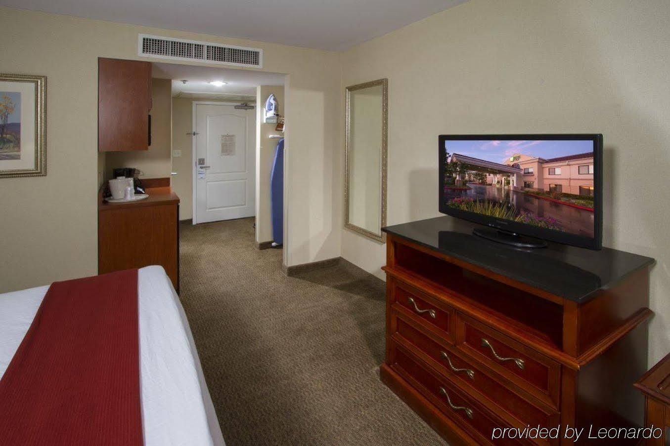 Best Western Valencia/Six Flags Inn & Suites Santa Clarita Extérieur photo